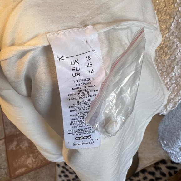 ASOS Édition White Sequin Blouson Sleeve Dress - Picture 6 of 6